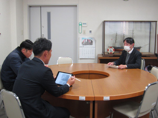 先輩教員による授業参観及び懇談会を実施