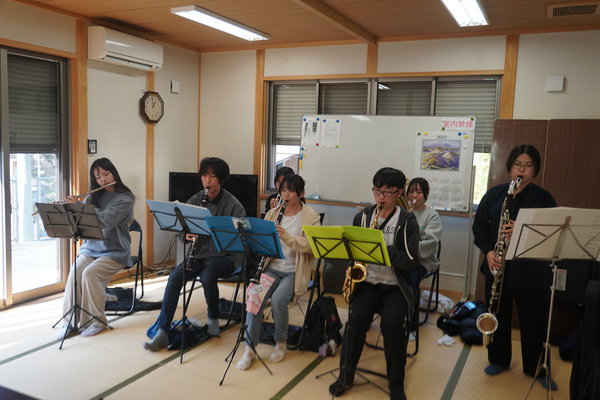高齢者交流「山尻ふれあいサロン」に参加