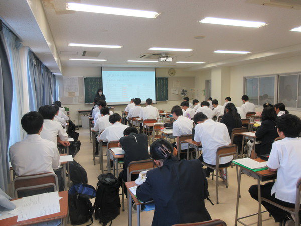 教員による授業参観を実施